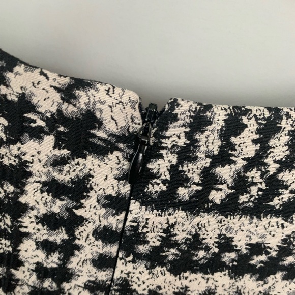 Zara Plaid Houndstooth Ruffle Sleeve Dress - Picture 4 of 4